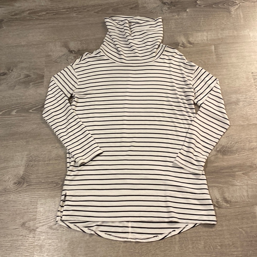 Liz Claiborne Tunic Top S